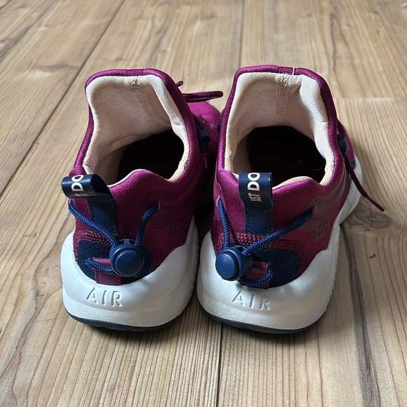 🎉FINAL CALL 🎉 Nike hurache sneakers - Picture 5 of 6